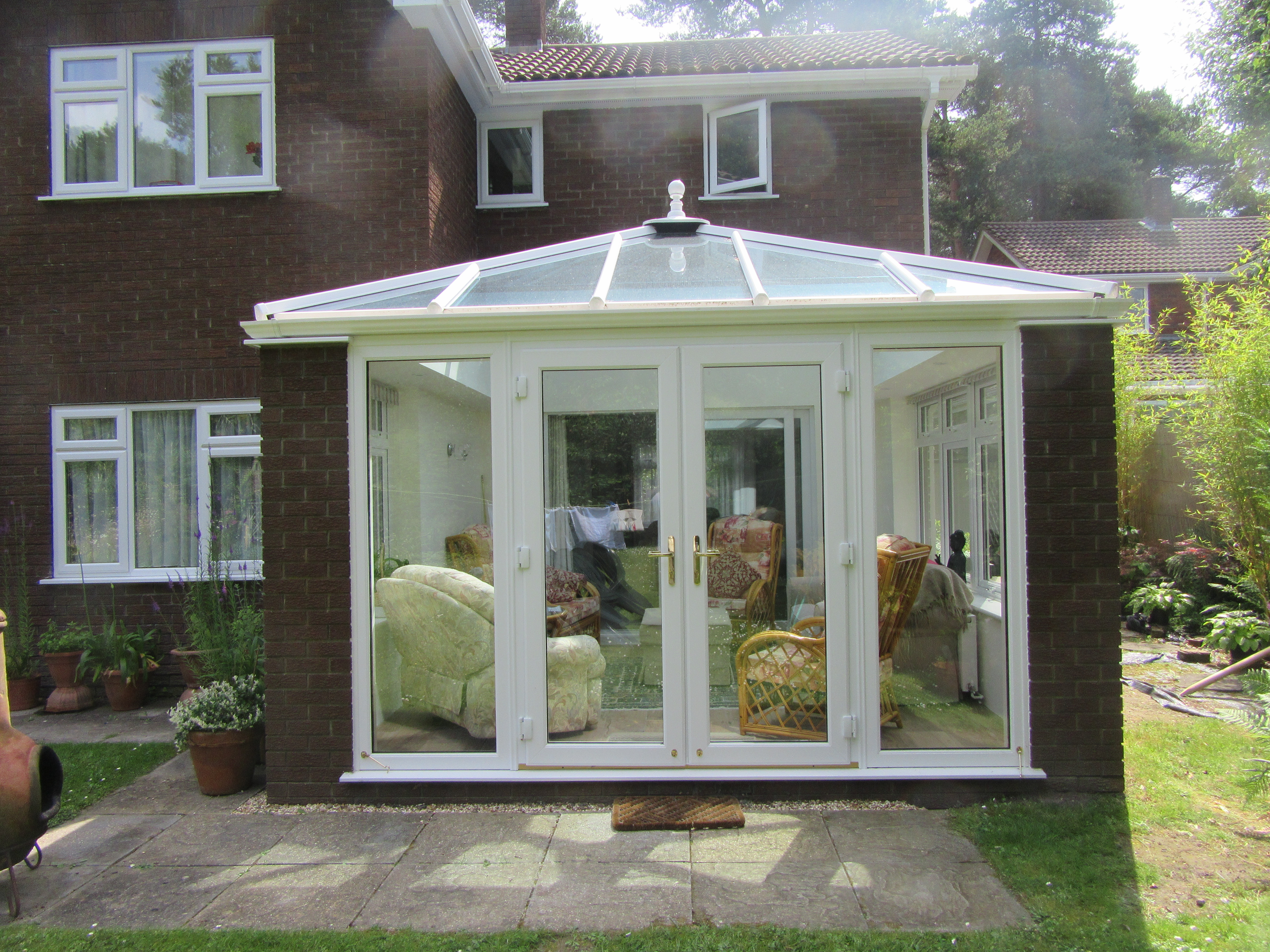 Comfortable and warm Livin room conservatory design.